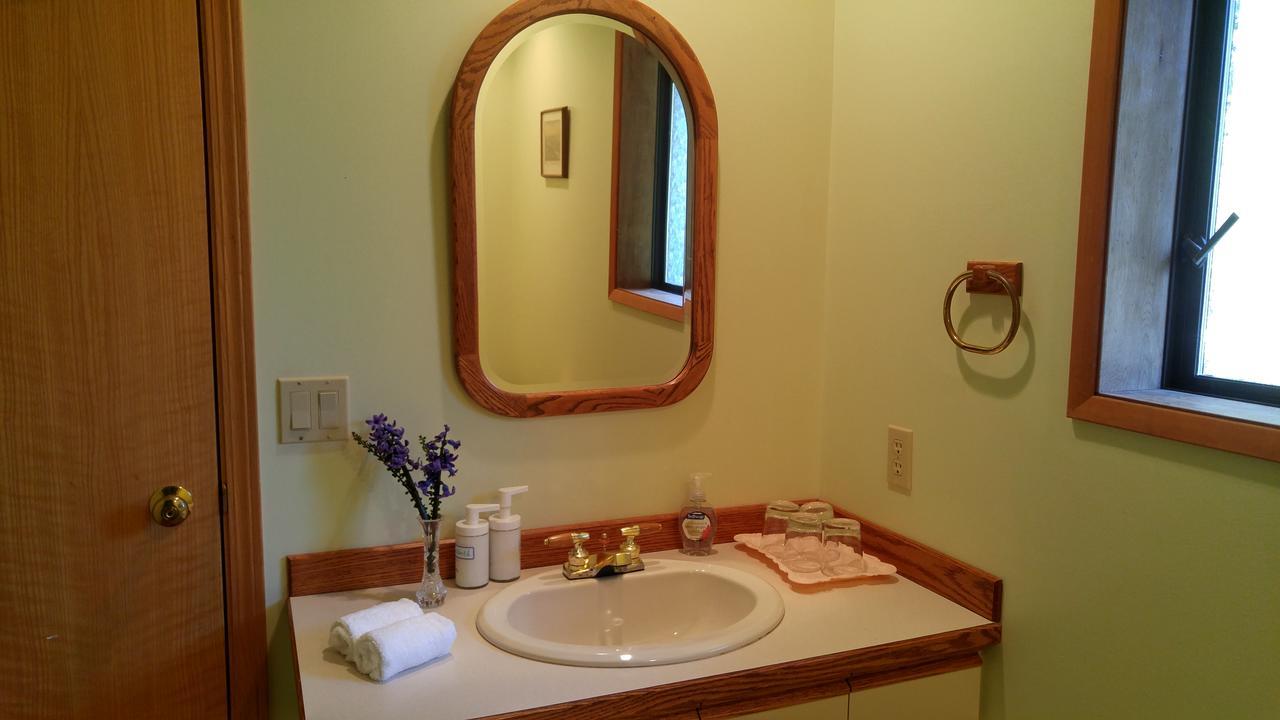 Sunshine Coast Treetop B&B Сешелт Екстериор снимка